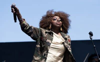 The singer Angie Stone dies at 63