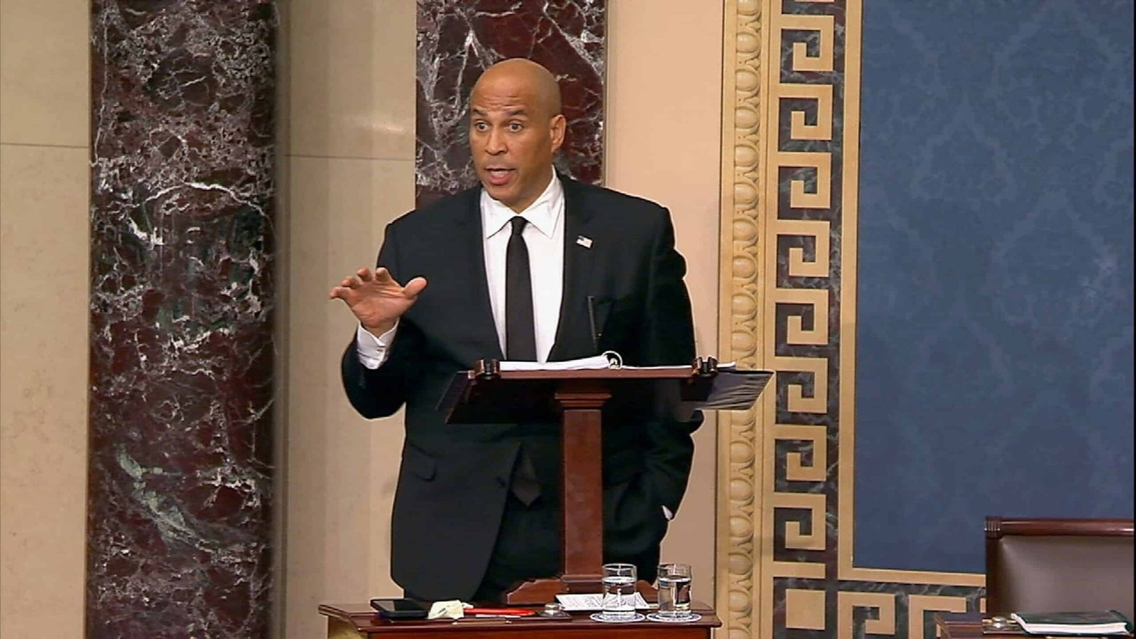 Senator Cory Booker breaks the Senate record with the 24 -hour speech of the marathon that protests Trump and musk