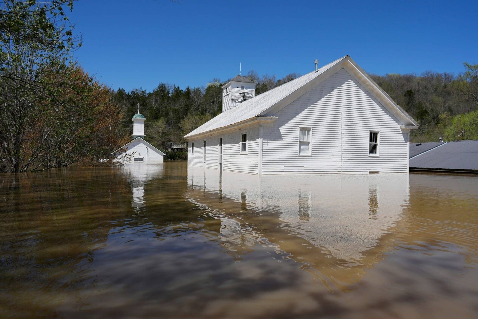 The big floods will last until the end of the week following the mortal storm: 'stay alert'