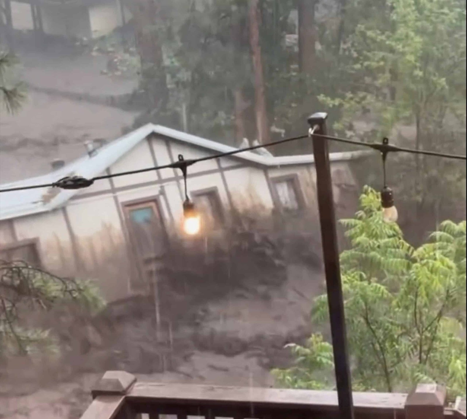 3 dead, including 2 children, in floods of New Mexico, local authorities say