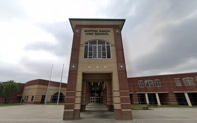 Navy veteran who threatened to shoot up Texas high school, zoo arrested after car chase: police