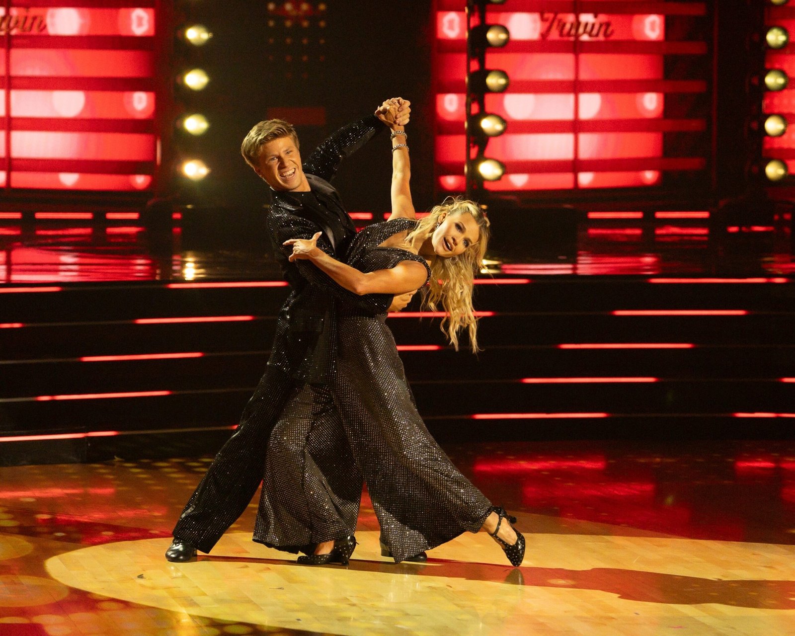 'Dancing with the Stars' Season 34: Robert Irwin and Witney Carson Win Mirrorball Trophy