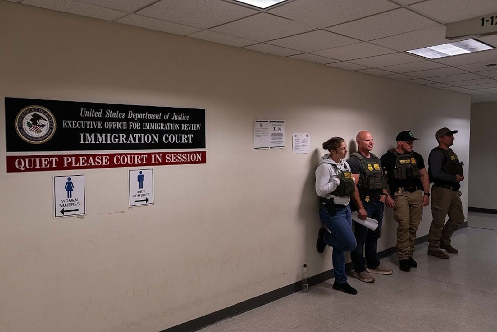 PHOTO: ICE detains immigrants inside New York City courts